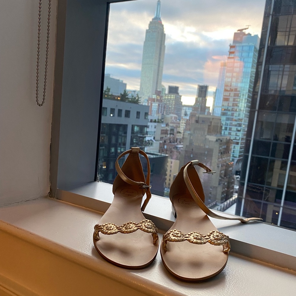 Jack Rogers Daphne Sandals like New 7.5 Gold